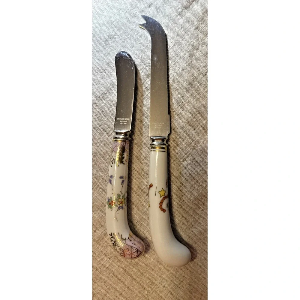 2 pcs Sheffield House of Prill floral and Christmas theme Cheese Knife England‎